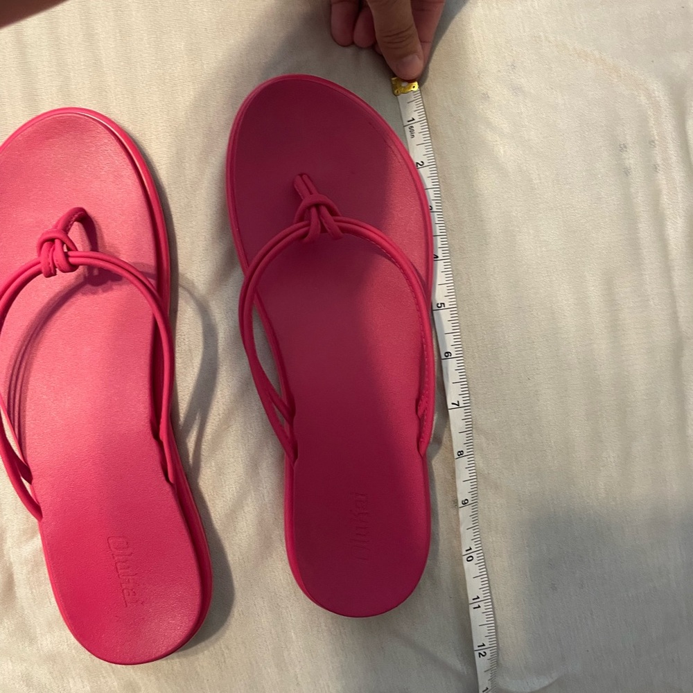 OluKai Vibrant Pink Plumeria Beach flip flops/Sandals water repellent women’s 9 - Picture 3 of 3